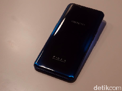 Kencan Singkat dengan Oppo Find X Glacier Blue