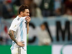 Messi sendiri tak bisa berkontribusi banyak karena rapatnya pertahanan Kroasia. Foto: Matthew Childs/Reuters