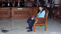 Aman Abdurrahman menjalani sidang vonis di Pengadilan Negeri Jakarta Selatan, Jumat (22/6/2018).