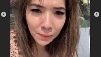 Ia juga mengunggah video yang menunjukan rambut acak-acakannya usai menaiki yacht. Dok. Instagram/gisel_la