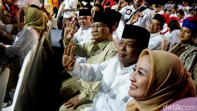 Prabowo Hadiri Debat Cagub Jabar