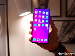 Kencan Singkat dengan Oppo Find X Glacier Blue