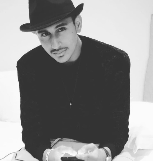 Memiliki ibu tiri seorang artis, banyak netizen yang menyarankan Dillah Daesslow untuk jadi artis juga. Ia dianggap punya paket komplit untuk jadi orang terkenal. Foto: instagram/Dillah Daesslow