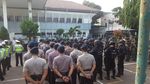 Foto: Pengamanan Ketat Jelang Vonis Aman Abdurrahman