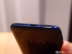 Kencan Singkat dengan Oppo Find X Glacier Blue