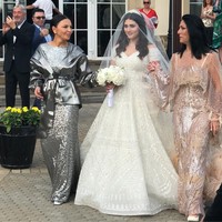 Acara itu sendiri dihadiri 1.500 undangan. Gelaran tersebut dikatakan lebih mewah dari pernikahan kakaknya, Maria, di tahun 2015. Foto: Instagram