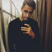 Rambutnya ditata dengan rapi, sehingga makin membuat para perempuan berdecak kagum. Foto: instagram/Dillah Daesslow