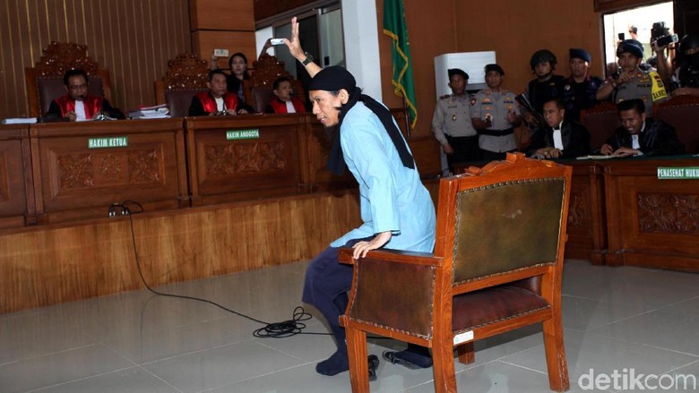 Vonis Mati untuk Aman Abdurrahman Si Penggerak Teror Vonis Mati untuk Aman Abdurrahman Si Penggerak Teror