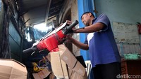 Sepeda motor saat ini memang menjadi alat transportasi yang paling disukai oleh masyarakat, sebab motor memiliki beberapa keunggulan dibandingkan dengan alat transportasi lainnya. Terutama untuk transportasi di dalam kota atau jarak pendek.