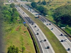 Imbas PPKM Darurat, Lalu Lintas Jalan Tol Drop Sampai 70%