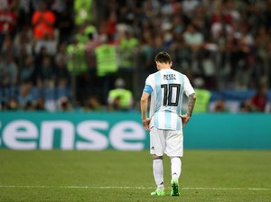 Sepakbola Bukan Tenis, Jangan Salahkan Messi Semata