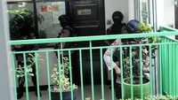 Pengamanan disekat dalam 4 ring mulai dari arena sidang hingga bagian terluar Gedung Pengadilan Negeri Jakarta Selatan.