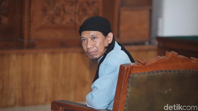 Aman Abdurrahman Jalani Sidang Vonis