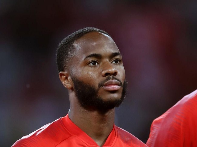 Harapan timnas Inggris di Piala Dunia 2018, Raheem Sterling, pun mempunyai jenggot khas yang cukup mencuri atensi. Foto: Getty Images
