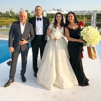 Sebelumnya Irina juga pernah jadi perbincangan karena dengan bangga mengaku salah menyangka aktor Robert de Niro sebagai pelayan restoran bahkan memintanya membawakan air. Foto: Instagram