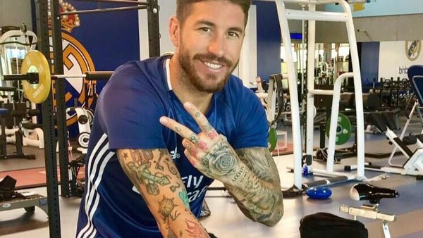 Potret Sergio Ramos Pamerkan Tubuh Kekarnya Saat Nge-gym, Cool Banget!