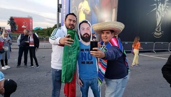 Sejak saat itu mereka memutuskan bahwa tahun 2018 akan menghadiri piala dunia yang diselenggarakan di Rusia. (Foto: Instagram/IngueSuMatrushka)
