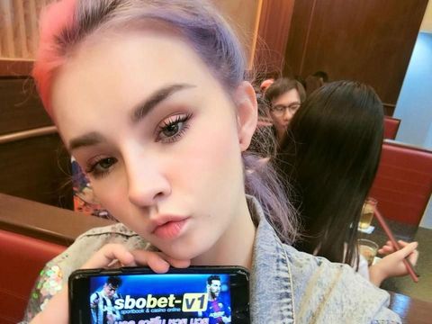 Promosikan Judi Online Piala Dunia, Model Cantik Ini Ditangkap Polisi