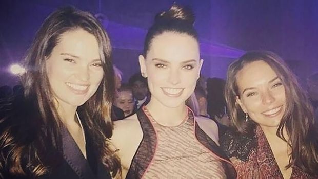 Potret Seleb Hollywood Bareng Saudara, Sama-sama Menawan!