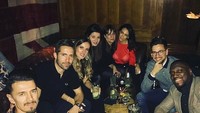 Pria bernama asli Jose Miguel da Rocha Fonte ComM ini memperkuat tim nasional Portugal pada Piala Dunia 2018. Ini pose Fonte saat bersantai di sebuah klub bersama teman-temannya. Foto: Instagram f6nte