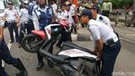 Motor Liar yang Parkir di Depan DPRD DKI Akhirnya Diangkut Dishub