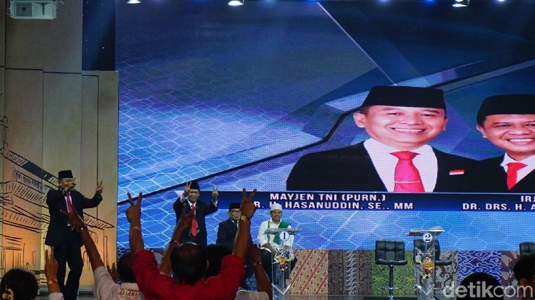Berobat Rakyat Miskin, Beda Solusi Deddy-Dedi dan Ridwan Kamil-Uu Berobat Rakyat Miskin, Beda Solusi Deddy-Dedi dan Ridwan Kamil-Uu