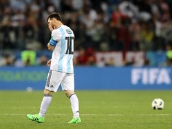 Pada pertandingan sebelumnya, Messi juga disorot karena eksekusi penaltinya ke gawang Islandia tak berbuah gol. Foto: Elsa/Getty Images