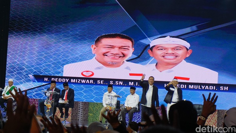 Deddy Mizwar Sentil Laga Brasil di Debat Cagub Jabar Deddy Mizwar Sentil Laga Brasil di Debat Cagub Jabar