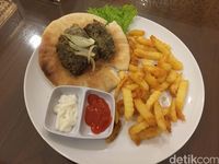 Raya Food: Sedap Mantap Kambing Hot Plate dan Kuftah Kebab Khas Timur Tengah