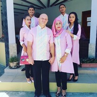 Ata dan Charlos juga sering mengunggah kemesraan mereka di media sosial. Ata tampak sangat akur dan harmonis dengan anak-anak Charlos. Foto: Instagram/SchechahSagran