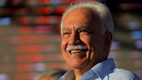 Dogu Perincek (76) capres dari Partai Patriotik (Vatan). Perincek menjabat sebagai Ketua Partai Vatan sejak tahun 2015. Dia pernah terjerat kasus Ergenekon, yang menyeret ratusan orang dari berbagai latar belakang di Turki.  (Foto: REUTERS/Huseyin Aldemir)