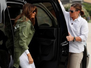 Melania Trump Pakai Lagi Jaket Kontroversi yang Dihujat Dunia, Sengaja?