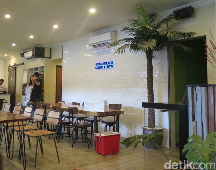 Mencicip Sandwich Unicorn Warna Warni Di Stillwater Coffee Co Gunawarman