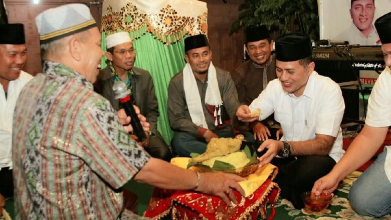Cawagub Ijeck Ajak Pendukungya untuk Bersatu Cawagub Ijeck Ajak Pendukungya untuk Bersatu