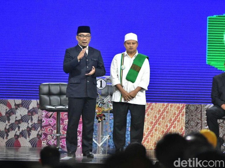 Ajak Nyoblos, Ridwan Kamil Bawa Lucinta Luna dan Ayu Tingting Ajak Nyoblos, Ridwan Kamil Bawa Lucinta Luna dan Ayu Tingting