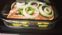 Kentang dan salmon siap dipanggang. Wah kayaknya Alisson ini jago masak juga. Foto: instagram @alissonbecker
