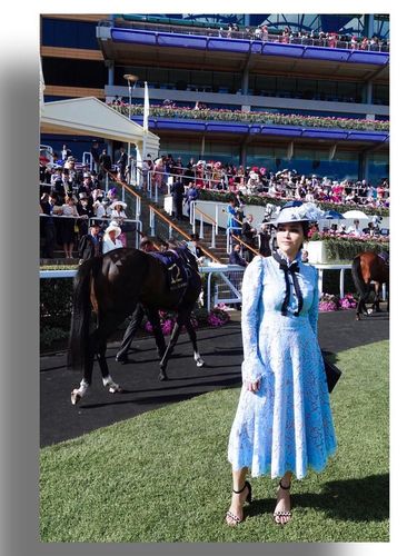 Maia Estianty di Royal Ascot 2018. Acara ini juga dihadiri Pangeran Harry dan Meghan Markle.