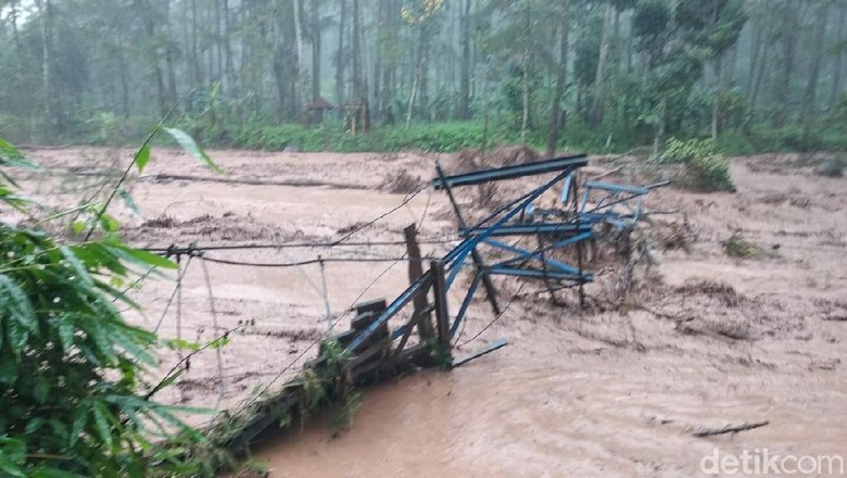 Banjir Bandang di Banyuwangi, Rusak Sawah dan Destinasi Wisata Banjir Bandang di Banyuwangi, Rusak Sawah dan Destinasi Wisata