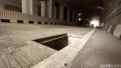 Penutup Lubang Gorong-gorong Underpass Mampang Hilang Lagi