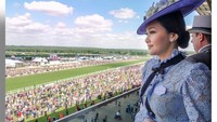 Penampilan Maia Estianty menuai pujian belum lama ini. Ia tampak seperti para bangsawan Inggris saat menghadiri acara Royal Ascot. Foto: Instagram/Maia Estianty