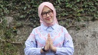 Banyak netizen yang mengapresiasi video tersebut dan memuji Phopy sebagai PNS yang keren dan bergaya zaman now.