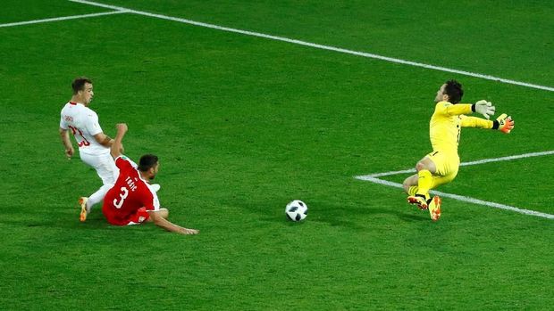 Xherdan Shaqiri menjadi pahlawan kemenangan Swiss atas Serbia.