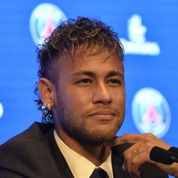 Dilansir Sportsjoe, pesepakbola 26 tahun ini mengeluarkan biaya hingga Rp 32 jutaan sebulan untuk rambutnya. Wow! Foto: Getty Images