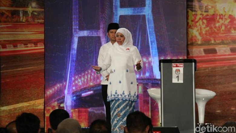 Saat Khofifah-Gus Ipul Adu Argumen Solusi untuk Opini Disclaimer BPK Saat Khofifah-Gus Ipul Adu Argumen Solusi untuk Opini Disclaimer BPK