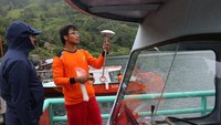 Kerja multibeam echosounder didukung antena GPS untuk bisa berfungsi baik.  (Foto: Dok. ANTARA FOTO/Irsan Mulyadi)
