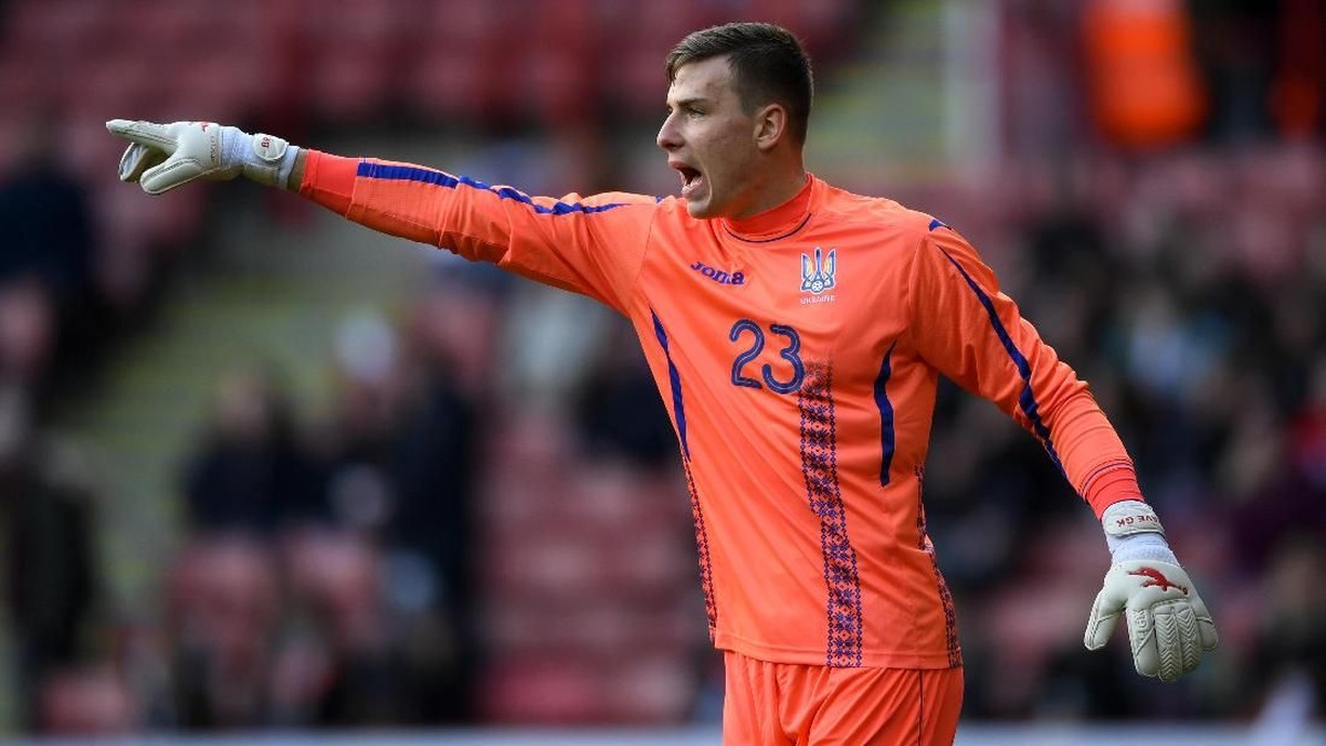 Andriy Lunin jadi rekrutan terbaru Real Madrid di bursa transfer musim panas ini (Foto: Gareth Copley/Getty Images)