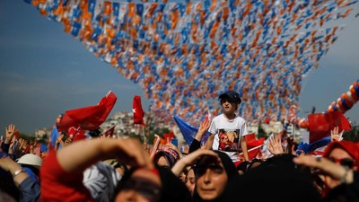 Foto: Suasana Meriah Jalanan Istanbul Jelang Pilpres Turki Besok