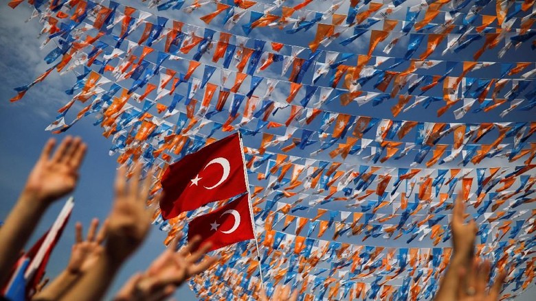 Wali Kota Istanbul Baru Siap Kerja Sama dengan Erdogan Wali Kota Istanbul Baru Siap Kerja Sama dengan Erdogan