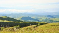Foto: Pos 5 Gunung Tambora via Kawinda To’i. Spot alternatif supaya pengunjung tetap bisa menikmati sunrise yang tak kalah indahnya, yaitu di Lembah Pengantin. Tempat ini dikenal juga sebagai lembah rusa (tempat peraduan rusa), pengunjung bisa menemukan jejak kaki maupun kotoran rusa yang masih baru (Agus Budi Santosa/Istimewa)