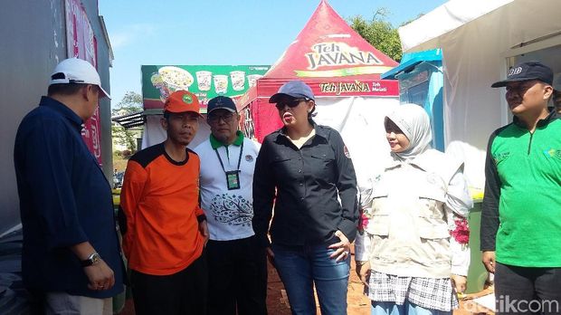 Tim KLHK mendatangi rest area KM 101 Tol Cipali, Sabtu (23/6/2018)